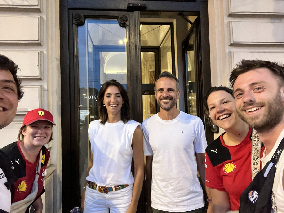 Thoohmas's tweet photo. Voyage à Budapest pour le Grand prix 🏎️ 
Nous avons croisé deux super journalistes @LaurentDupin_f1 @margotlaffite 

Ils nous ont donnés des infos pour rencontrer @Julien_FEBREAU … 😉
#grandprix #HungariangGP #canal https://t.co/ijQN5eYed6