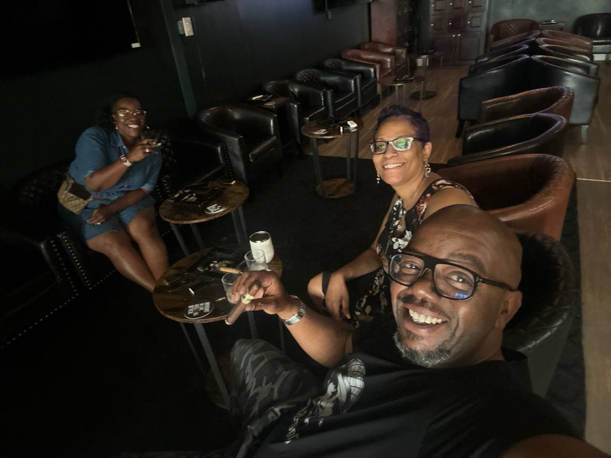 Drove to PA to see some of my #HerfSociety

I needed this 
@Investnoir 
#Evette