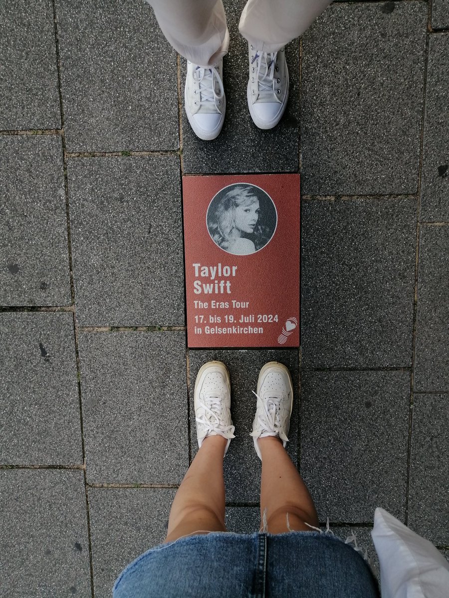 bedroomexile's tweet photo. peak girlhood 🪩🪄🫶🏻🎀
#GelsenkirchenTSTheErasTour @taylornation13 @taylorswift13 https://t.co/gfe9ySsCrF