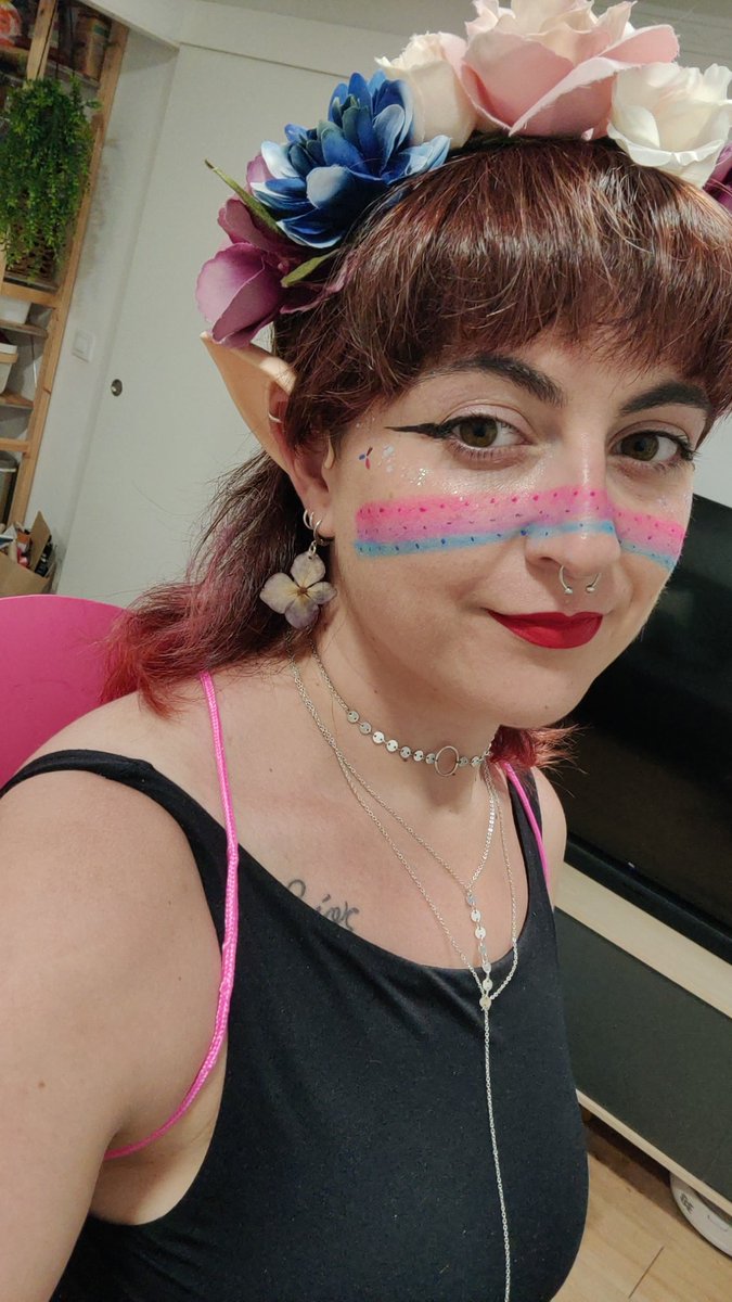 Biogloo's tweet photo. Ayer fui el hada bisexual del pride de Barcelona 🩷💜💙 https://t.co/YVgyqZPcrG