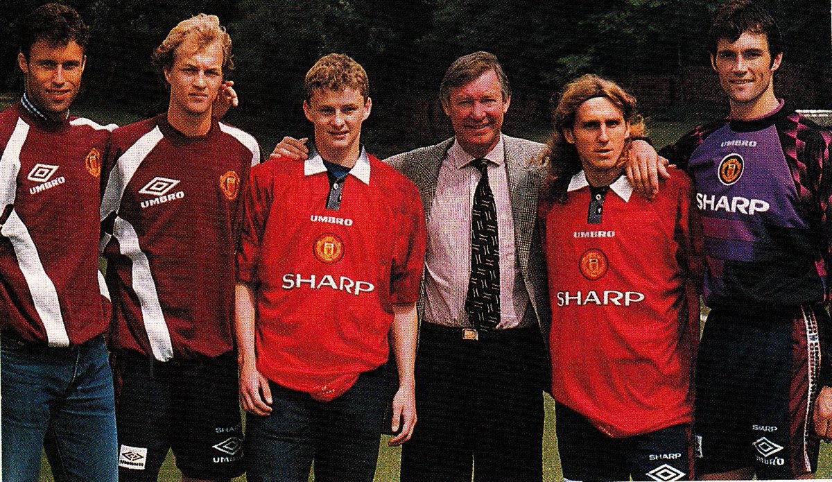 StretfordPaddck's tweet photo. ⌛️ On this day: 29th July 1996 

Manchester United signed Ole Gunnar Solskjaer from Molde. #MUFC 

👤 Player Record:

🏟 408 Games
🇳🇴 39 Caps
⚽️ 177 Goals
🎯 36 Assists
🏆 13 Trophies

👤 Manager Record:

🏟 287 Games
✅ 155 Wins
📈 54% Win Ratio

Absolute United Legend 👏 https://t.co/ZZhfmEUJvE