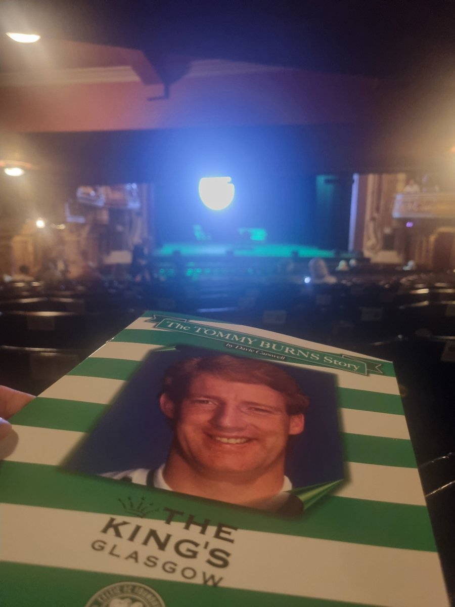 colleenH40's tweet photo. A night at the theatre with my Mam to see a tribute this special man 💚 @BurnsStory @KingsTheatre https://t.co/nNv9MWfiWl