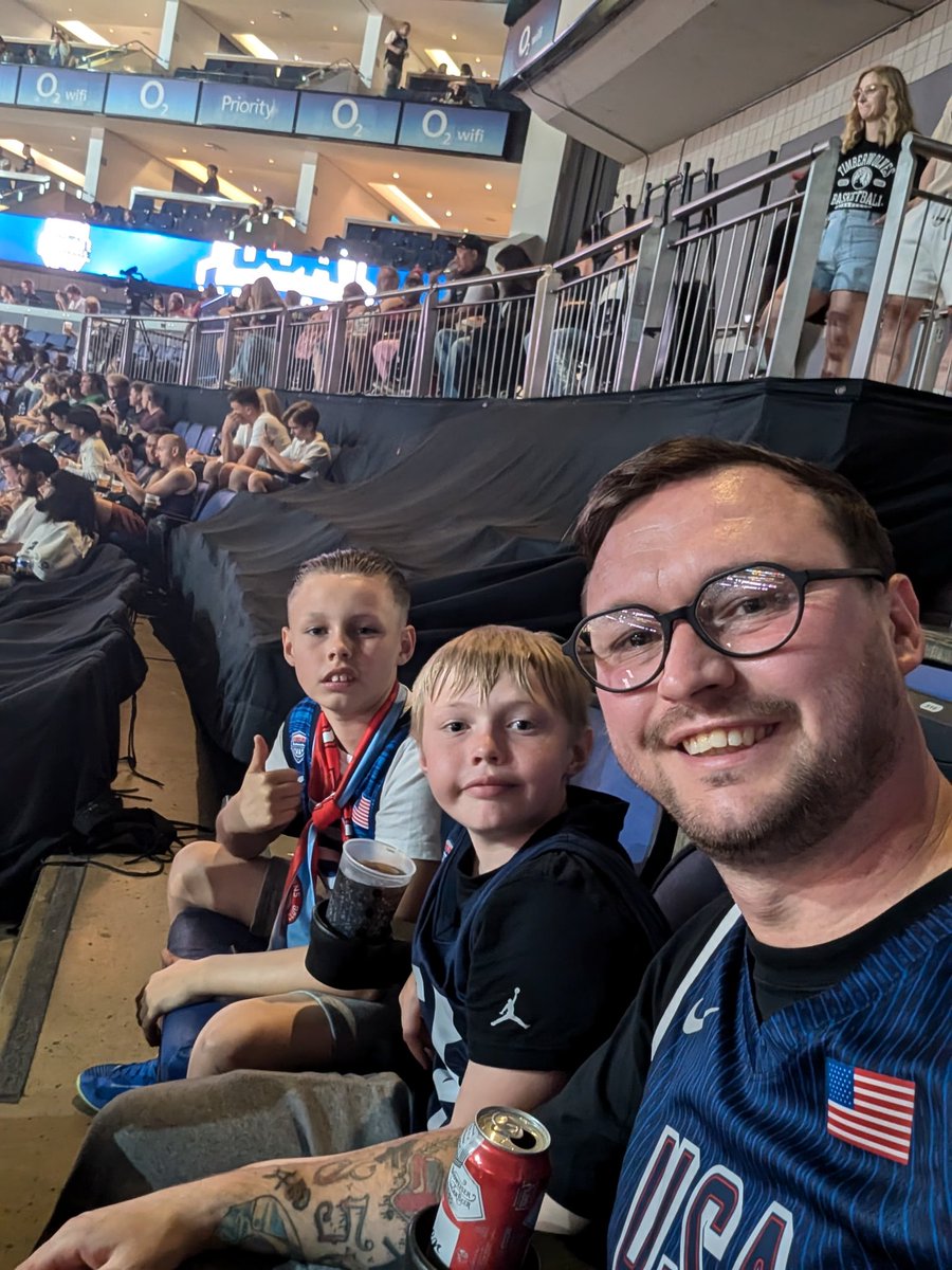 Quintoss856's tweet photo. @CigarCurry @usabasketball @TheO2 Cheers fella, that's me and my boys 👌🏻 https://t.co/UhH8xFDcSG