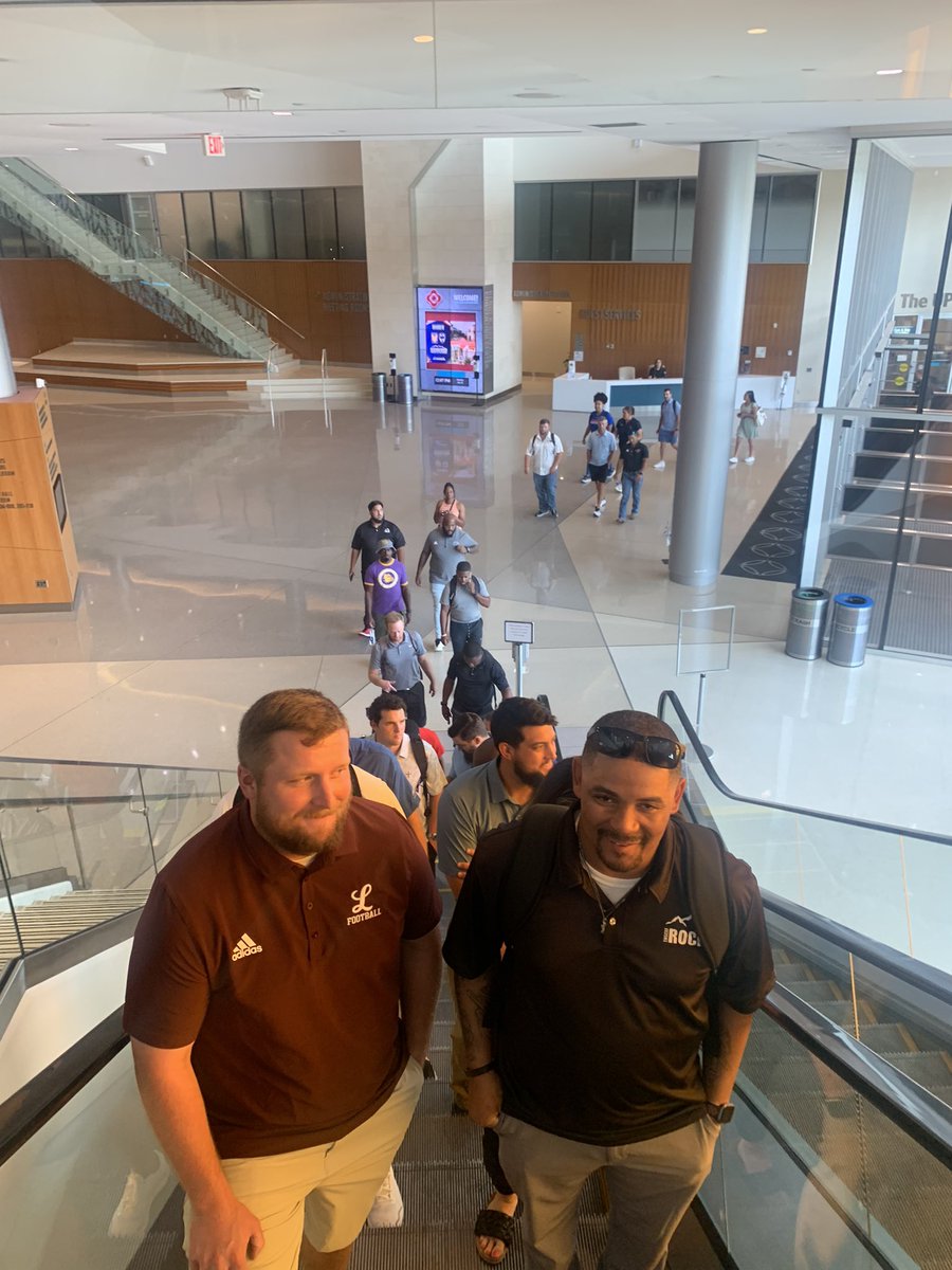 coachterreneek's tweet photo. The future being made better by this group! #ROCKProgram #ServantLeadership @THSCAcoaches @coachdavis10 @CoachFlo11 @brwood1988 https://t.co/WyJbrm9Tj1