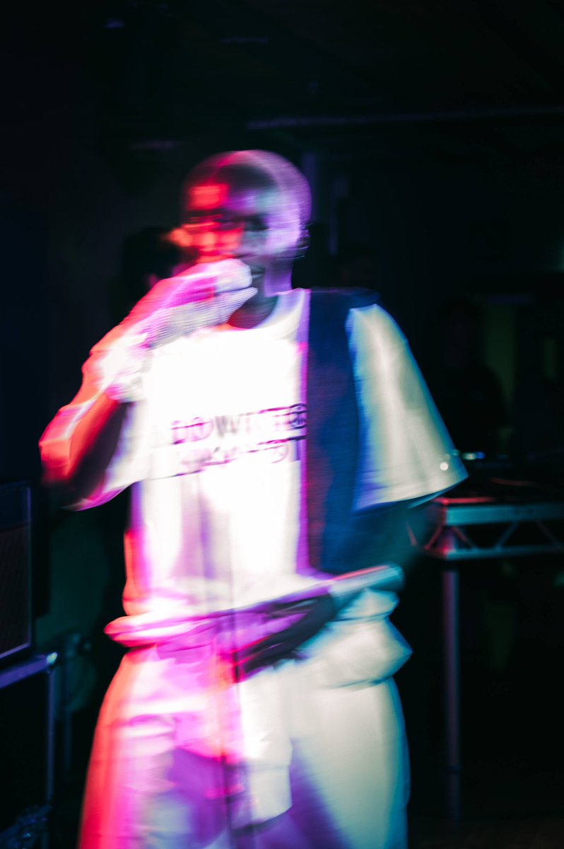 flashedbyelisa's tweet image. they won’t get it until it’s photos of an a lister