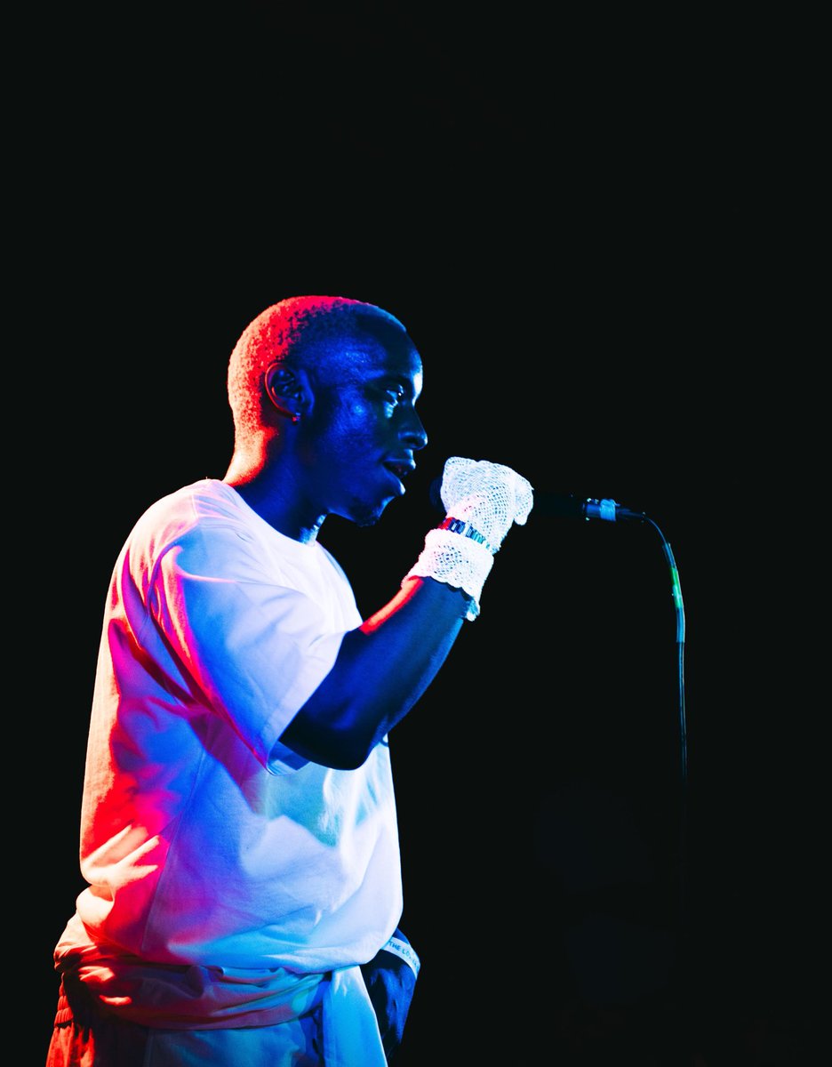 flashedbyelisa's tweet image. they won’t get it until it’s photos of an a lister