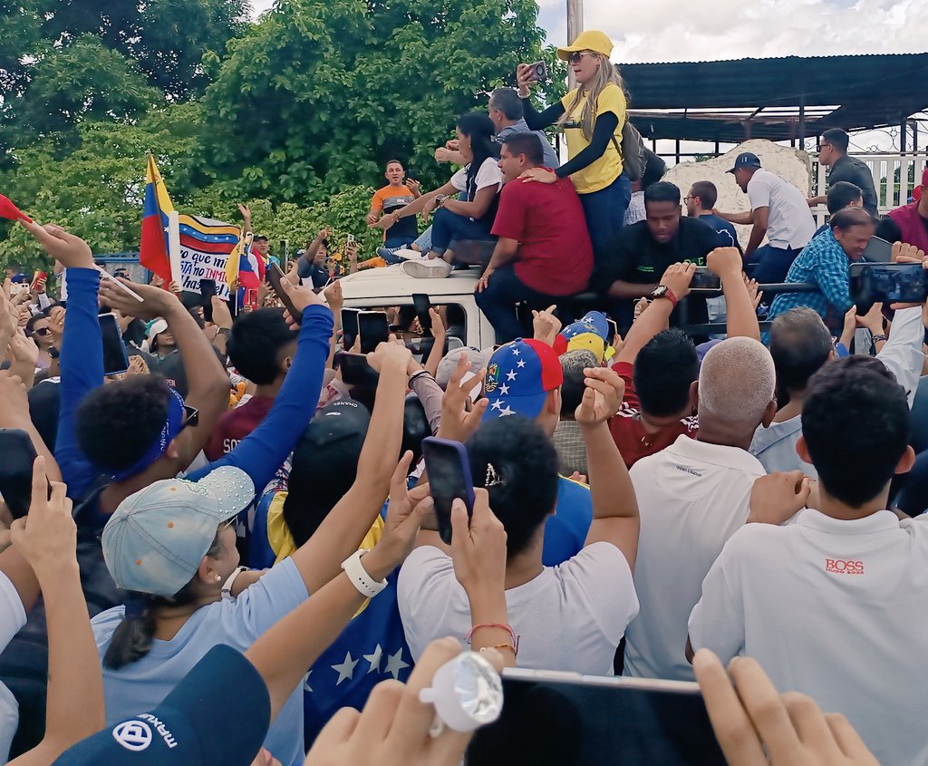 Yandir_PCD's tweet photo. Desde #Monagas Junto a Líder Nacional @MariaCorinaYA llevando el mensaje de cambio #venezuela decidió votar este #28Dejulio por @EdmundoGU 

@BiagioPilieri @ConVzlaComando @AndresVelasqz @angelfuentesl @CarlosAlaimove @ComanditosVzla https://t.co/GJua0GlYIc