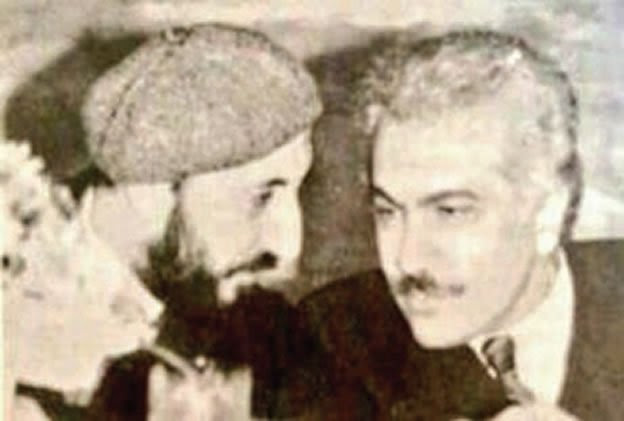 KaranliginKizi7's tweet photo. UNUTMAYIN !
PERİNÇEK 
BAHÇELİ 
APO...ÜÇÜ ÜNİVERSİTE YILLARINDAN İTİBAREN  SAÇAYAĞI..YEDİKLERİ İÇTİKLERİ AYRI GİTMEZ...
PERİNCEK #ABD ın
BAHÇELİ #MOSSAD ın  
APO #CİA nın YETİŞTİRDİĞİ #AJAN OLARAK KULLANDIĞI #GAYRİMEŞRU ÇOCUKLARI!
PONÇİĞİ #DENİZGEZMİŞler NEDEN #TOPAL BIRAKTILAR https://t.co/dXUGLbEtOo