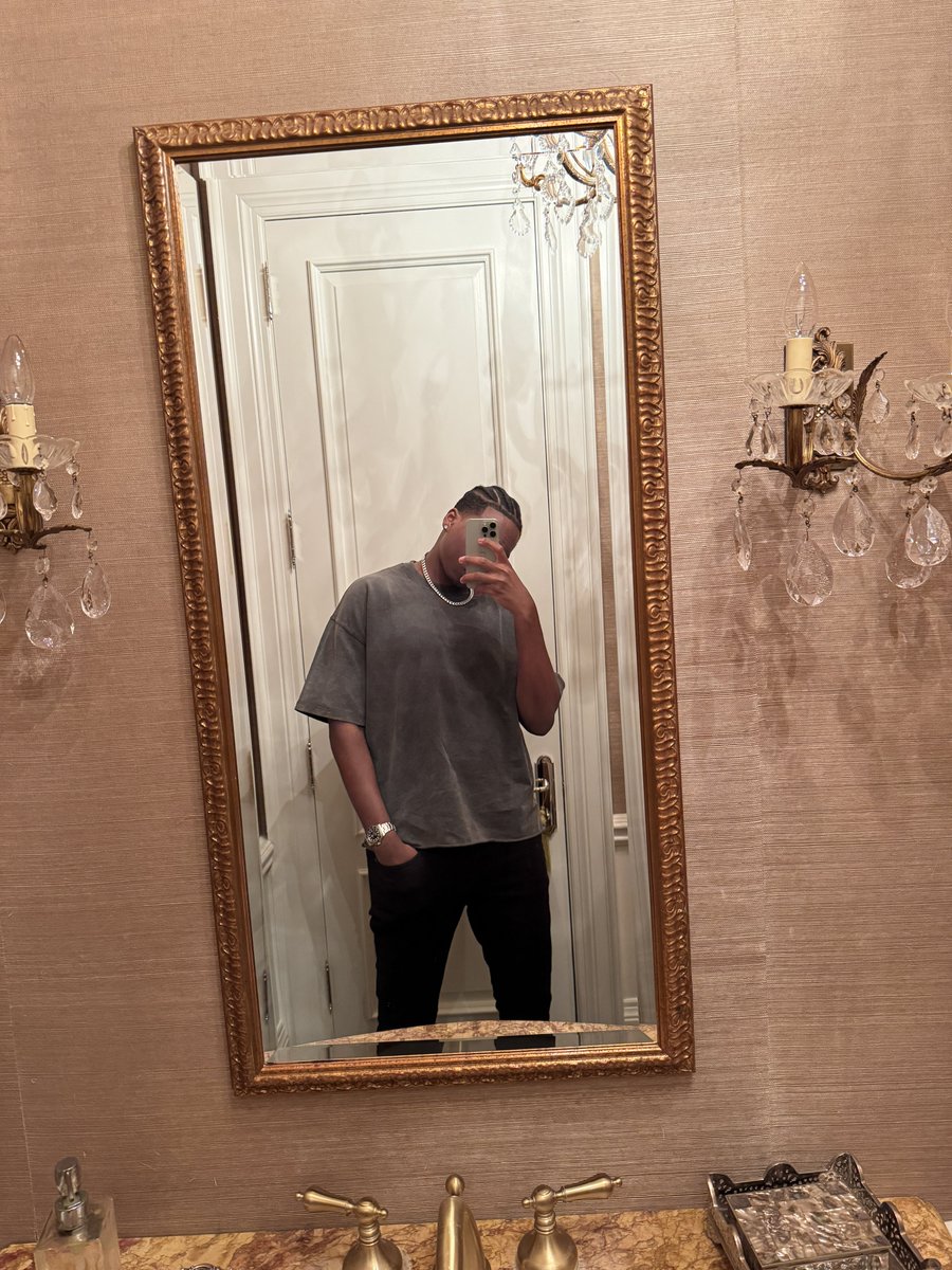 shevonsalmon's tweet photo. What a beautiful month. lol God really blessing me rn. Another $35k gonna be hitting $200k months if I keep it up. 

Downside of all of this is brands usually pay after 30 days when we issue invoice but just know next month pay cheques gonna hit differeenttt. 🙏🏽 https://t.co/btenUKj8Sa