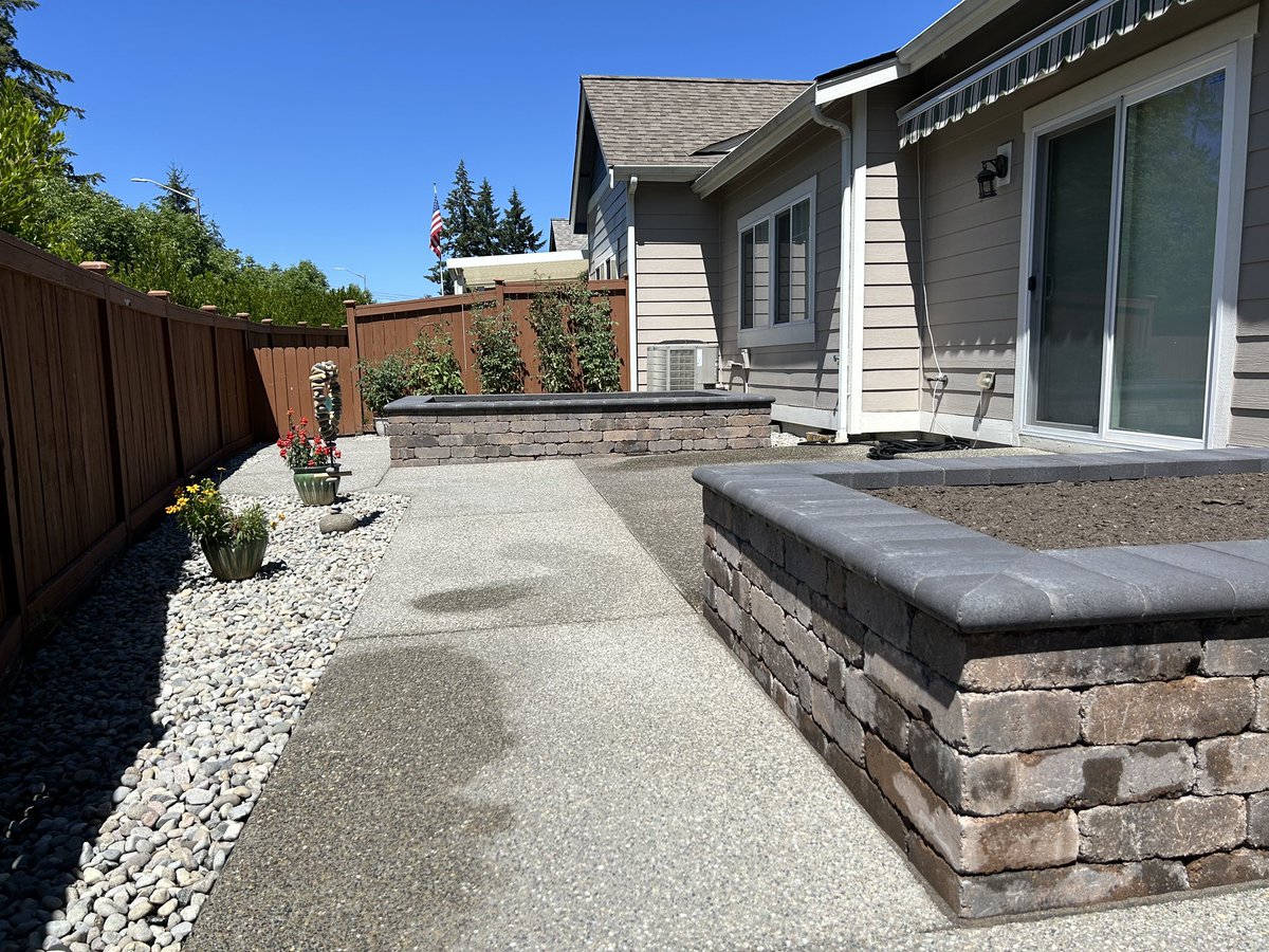 leapfroglands's tweet photo. Starting with the drainage issue and what you don’t see drainage installation. ( follow us to see the progress photos! ) 📸🐸 Next preparation for concrete installation going from the front door entrance to the backyard. Thanks to “Design Too Concrete” for the concrete install! https://t.co/tOOfdsLUuE