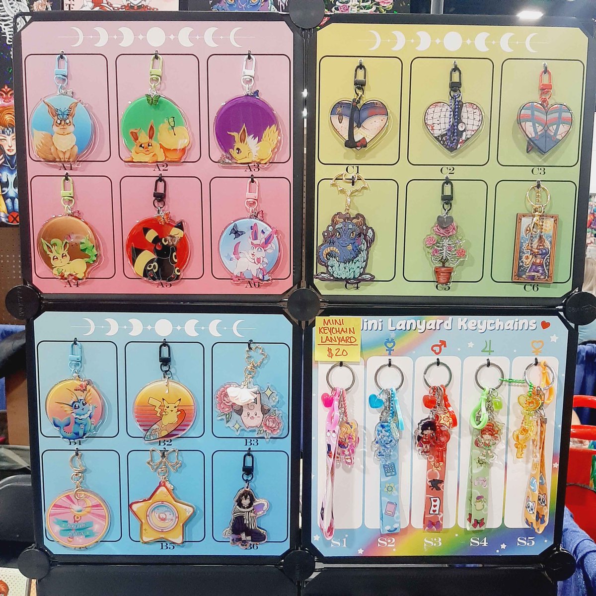 NeoMoonArt's tweet photo. Oh hai there ♥ Long time no post! 
This was my last setup and it was at Fanboy Knoxville, TN. https://t.co/KRTO01Bn2T