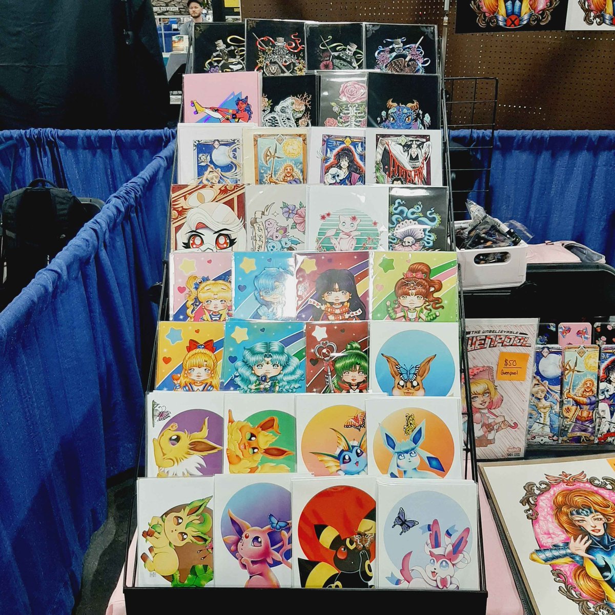 Oh hai there ♥ Long time no post! 
This was my last setup and it was at Fanboy Knoxville, TN.