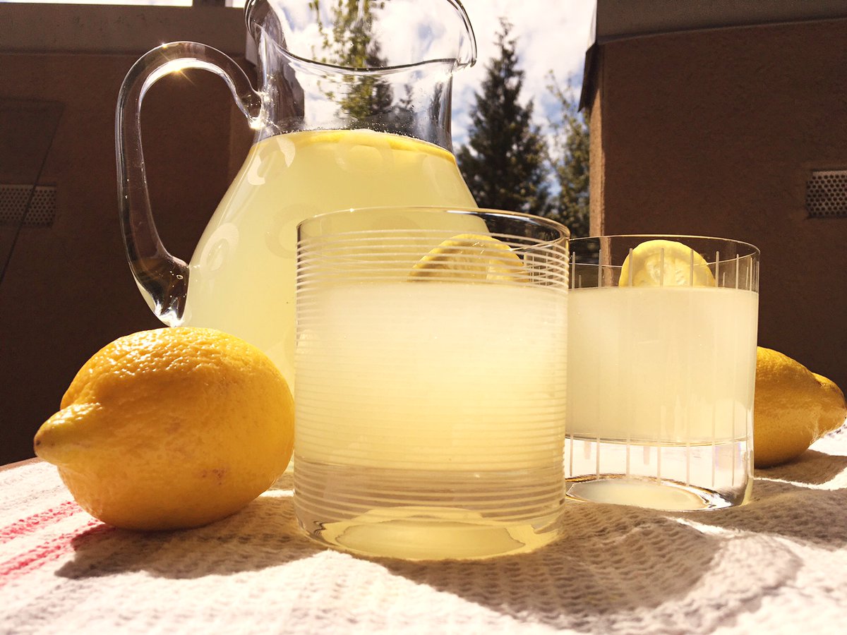 clubfoody1's tweet photo. Today is National #RefreshmentDay 😎🏖️
Homemade Lemonade anyone?🙋♀️🙋🙋♂️
(check out my next previous posts 👇 for refreshing beverage recipes😋 + more on CF WEBSITE😉)
#YouTube📽️: https://t.co/VZRgec4zt4
#RECIPE ➡️: https://t.co/MKjtBIaAwD
@EventGuideToday @DiningGuide2Day https://t.co/9t7rh9sTLh
