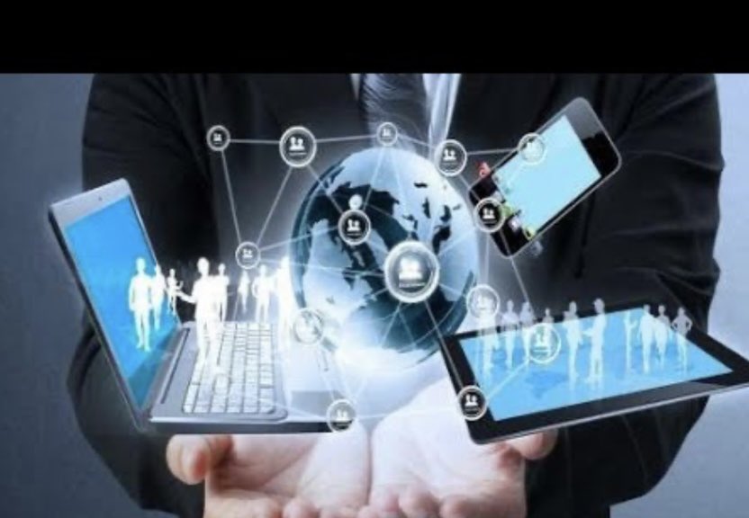 تقنية المعلومات هي مجال شامل يركز على تطبيق التقنيات في معالجة وإدارة المعلومات ويشمل ذلك خصوصا المجالات ذات الصلة بالمنظمات الكبيرة تعامل تقنية المعلومات بشكل رئيسي مع الحواسيب الإلكترونية وبرمجيات الحاسوب لتحويل وتخزين ومعالجة المعلومات
#الحدود_الشمالية #خبراء
#تقنية_المعلومات