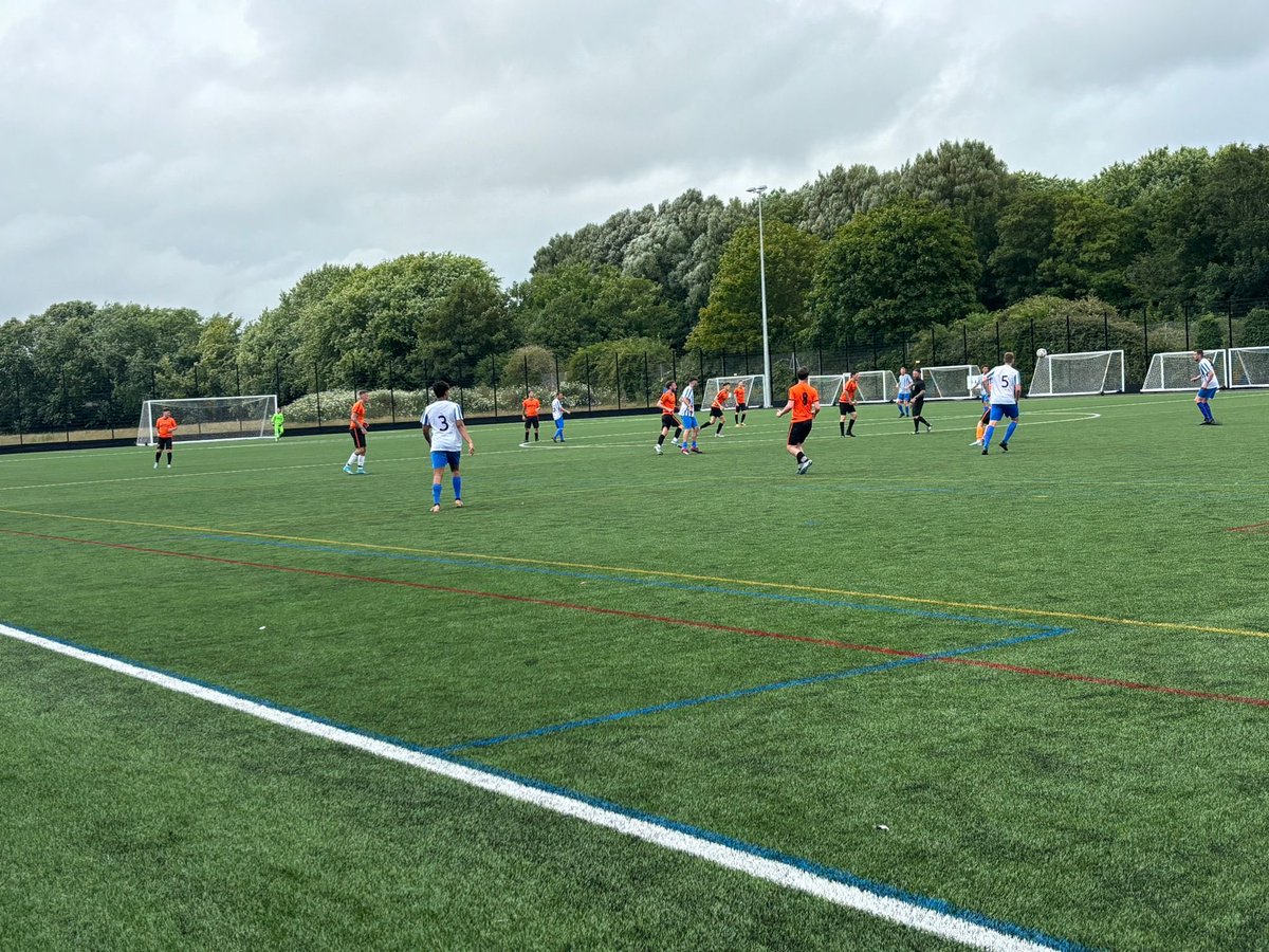 PaulsgroveFC's tweet photo. Grove played our first game at our new home KGV today playing against @Port_Solent_FC and running out 5-0 winners 👏🏻👏🏻👏🏻

On the scoresheet was @mitchfrostt 
with a spectacular overhead kick @danielpetrovpt with a brace, Charlie Southcott and young Leyton Fairweather ⚽️⚽️⚽️⚽️⚽️ https://t.co/NbcxbFOryb
