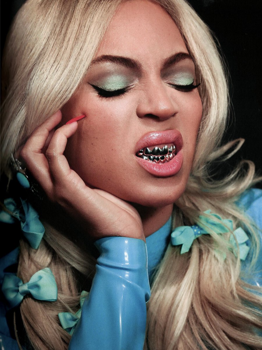 beyzhive's tweet photo. dolly p.                                      honey b. https://t.co/cNptMkPqEl