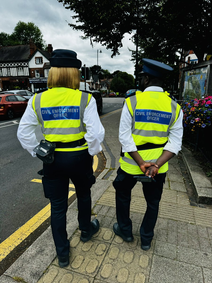MoseleyHeathWMP's tweet photo. This weeks operations included๐ speedwatch and joint parking patrols with @BhamCityCouncil thank you to all of our wonderful residents and volunteers for your continued support in the community๐
@NKirkpatrickWMP #wmp #connectandbuild https://t.co/vk71vITUdo