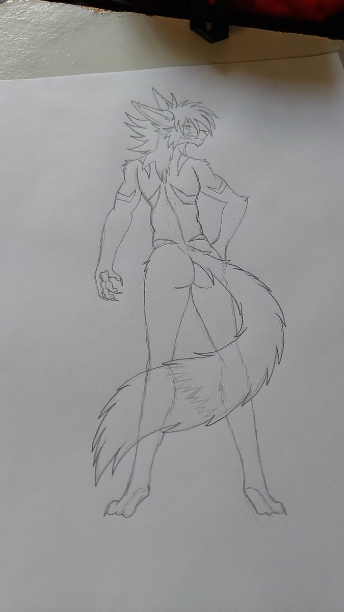 Pra quem deve estar se perguntando,  como eu desenho,na verdade eu desenho no papel, e depois finalizo no Digital,desde que comecei a digitalizar pela a primeira vez,e até hoje faço isso, esses são os desenhos, antes de eu postar pronto.Então não adianta vim com papo de tracing