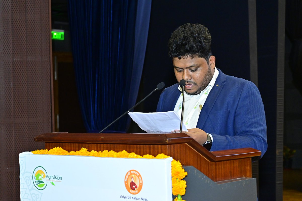 Agrivision puts forward the Resolutions on agricultural education and its development at its 8th National Convention. Shri <a href="/Shubham060196/">Shubham Singh Patel</a>, National Convenor, Agrivision; Shri Chandi Prasad Suar, NEC member, ABVP; Shri Amit Singh, National Co-Convenor, Agrivision; Sushree Alekhika