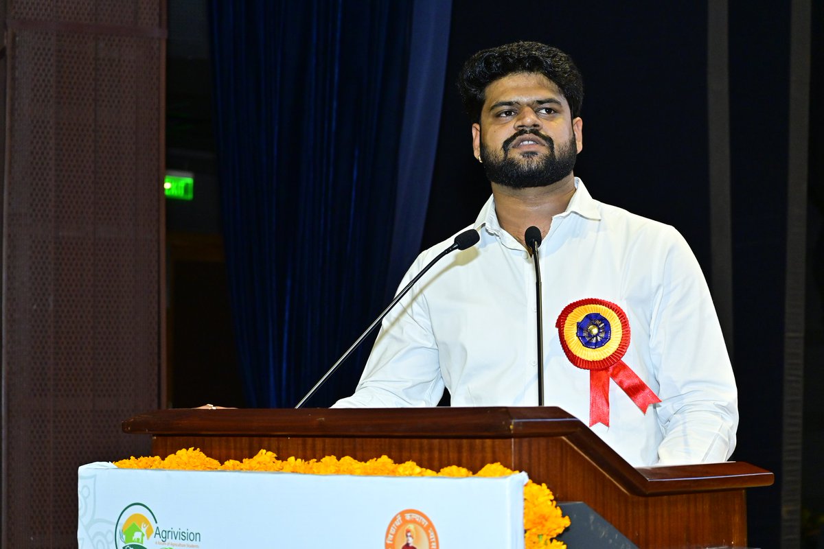 AgrivisionOrg's tweet photo. Agrivision puts forward the Resolutions on agricultural education and its development at its 8th National Convention. Shri @Shubham060196, National Convenor, Agrivision; Shri Chandi Prasad Suar, NEC member, ABVP; Shri Amit Singh, National Co-Convenor, Agrivision; Sushree Alekhika Patnaik, National Co-Convenor, Agrivision and Shri Manish Fate, National Co-Convenor, Agrivision were present on the dias. The Resolutions were open for suggestions and passed by all the Agrivision delegates.

#Agrivision #AgrivisionOrg
#8thNationalConvention
#Agrivision4Bharat
