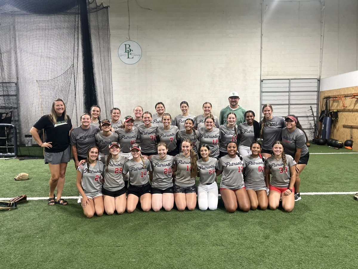 MarucciPatsGC's tweet photo. Rain out doesn’t mean we stop playing! A huge thank you to our friends @ Buford Elite Sports (Brian &amp; Jennifer Elinburg) for allowing us to get some great work in your facility. Also, thank you to Coach Taylor @LaquentinTaylor for coming to check out our girls! #maruccipatriots https://t.co/bQQQzNeFL6