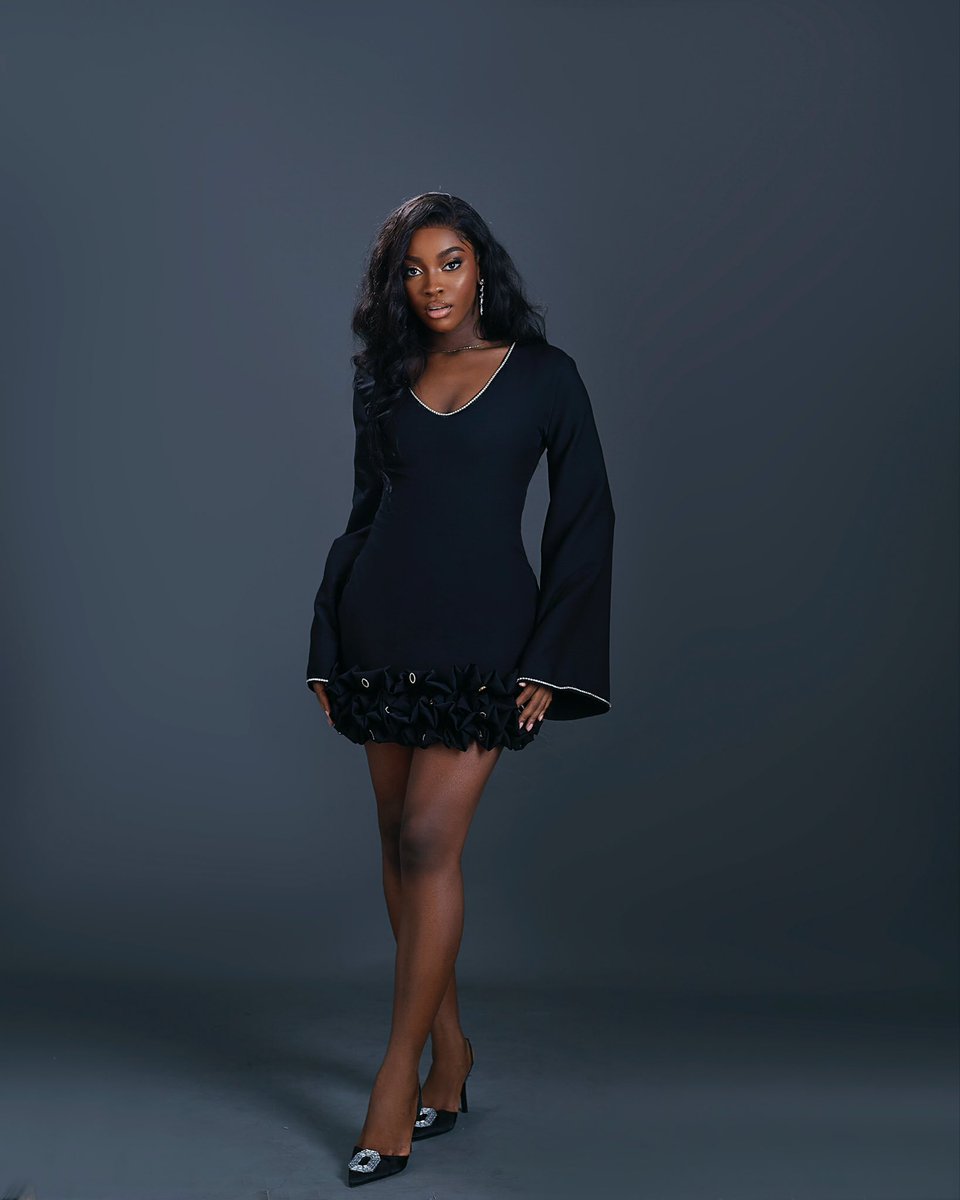 Wtaylor_ng's tweet photo. Shop the Allure Dress

Price: N45,000

Allure is a luxurious crepe dress with long sleeves and a flattering hourglass silhouette, featuring delicate silver studs that evoke the enigmatic "allure" of twilight.

Available in size 4-24
Shop via DM/ WhatsApp @+2347012797004 https://t.co/t1ktL0M8CB