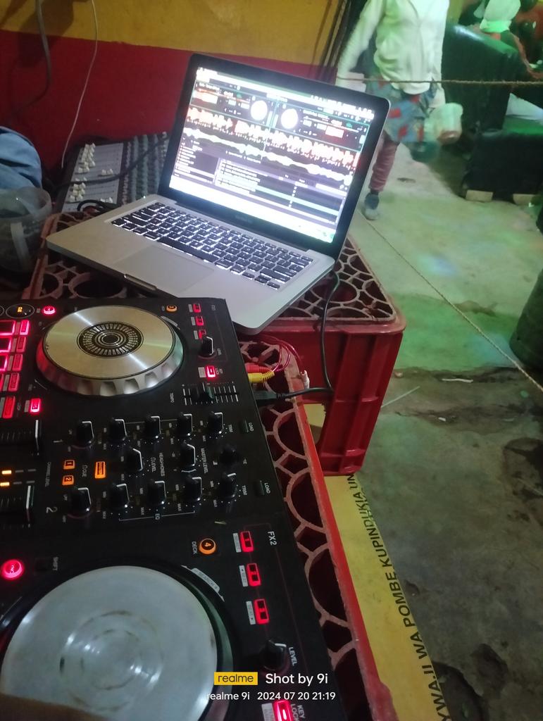 Let's promote dj boscolee from Meru , 🔥