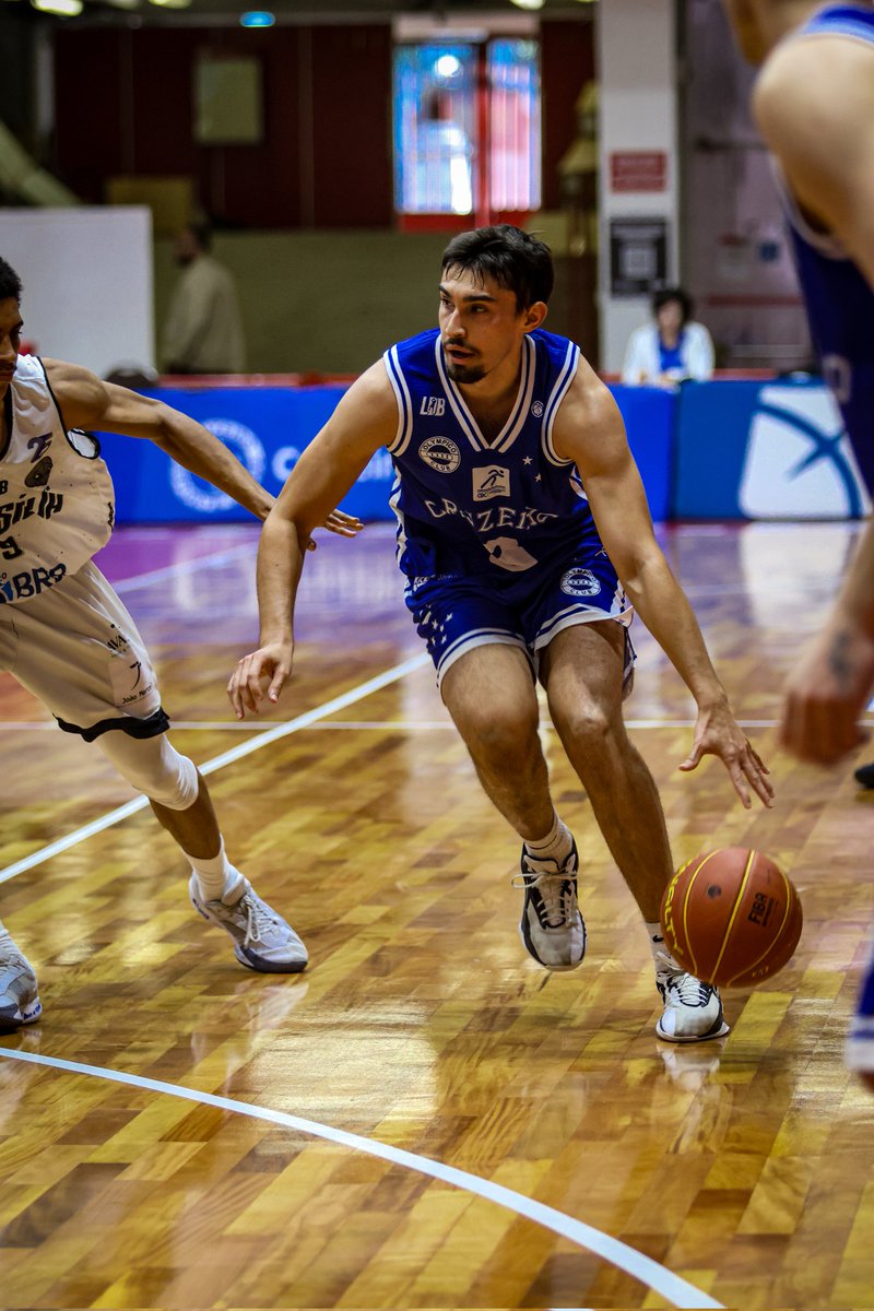 crzbasquete's tweet image. Intervalo de jogo! ⏱️

O Cruzeiro Basquete vence até o momento o @brasiliabasquet por 25 a 24, jogo bastante disputado nesta manhã!

Venha mandar seu apoio no YouTube do Cruzeiro: youtube.com/live/FNYVdIqZy…

#intervalo
#basketball
#ldb