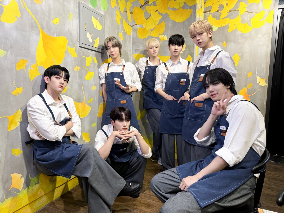 nSSign_official's tweet photo. [📷] n.SSign 2nd Mini Album Repackage [Tiger] 
발매기념 카페 이벤트 &amp; 1:1 영상통화 완료 

야레야레 못 말리는 엔싸인 💛
오늘은 엔싸인이 모시겠습니다☕️
고객만족도는 809%🫡

#nSSign #엔싸인 #Repackage
#Tiger https://t.co/7j1Feh3Qf2