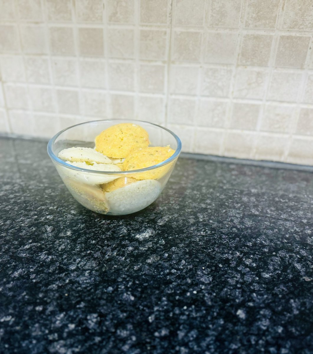 BeingAkriti_'s tweet photo. #CookingWeekend #TadkaIdly

And the mission is successful! 👩‍🍳❤️ https://t.co/5BlYacukcl