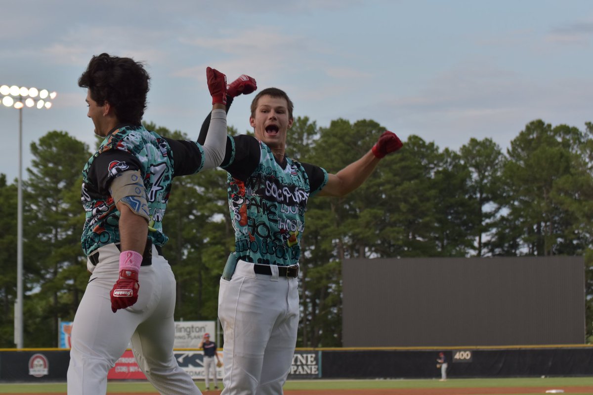 These jerseys on fleek. 😮‍💨