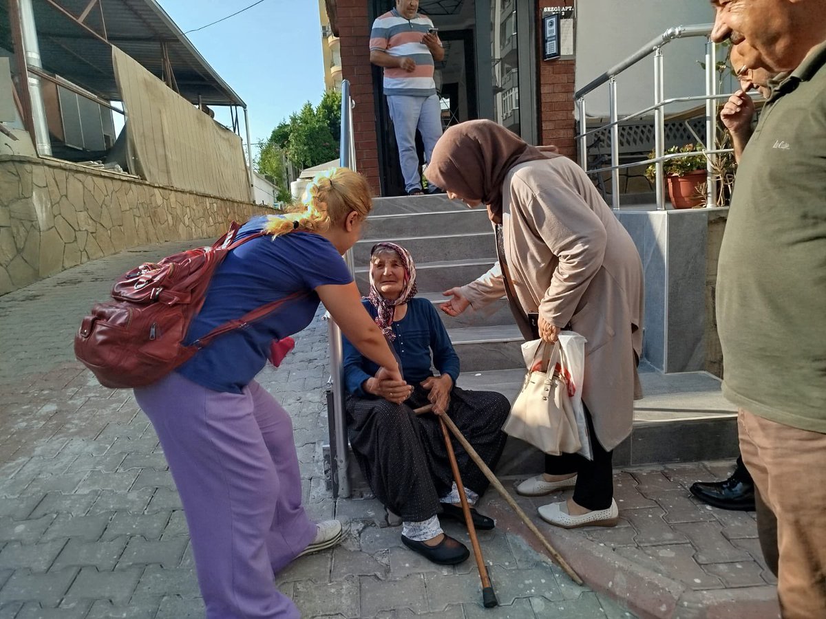 AkpartiCukurova's tweet photo. İlçe Başkanımız
Sn @akincemal Koordinatörlüğünde Güzelyalı Mahallesinde Beytullah ÇATAL Ziyaret Edildi. Nazik Ev Sahipliğinden Dolayı Teşekkür Ederiz https://t.co/CxmiRKAzvI