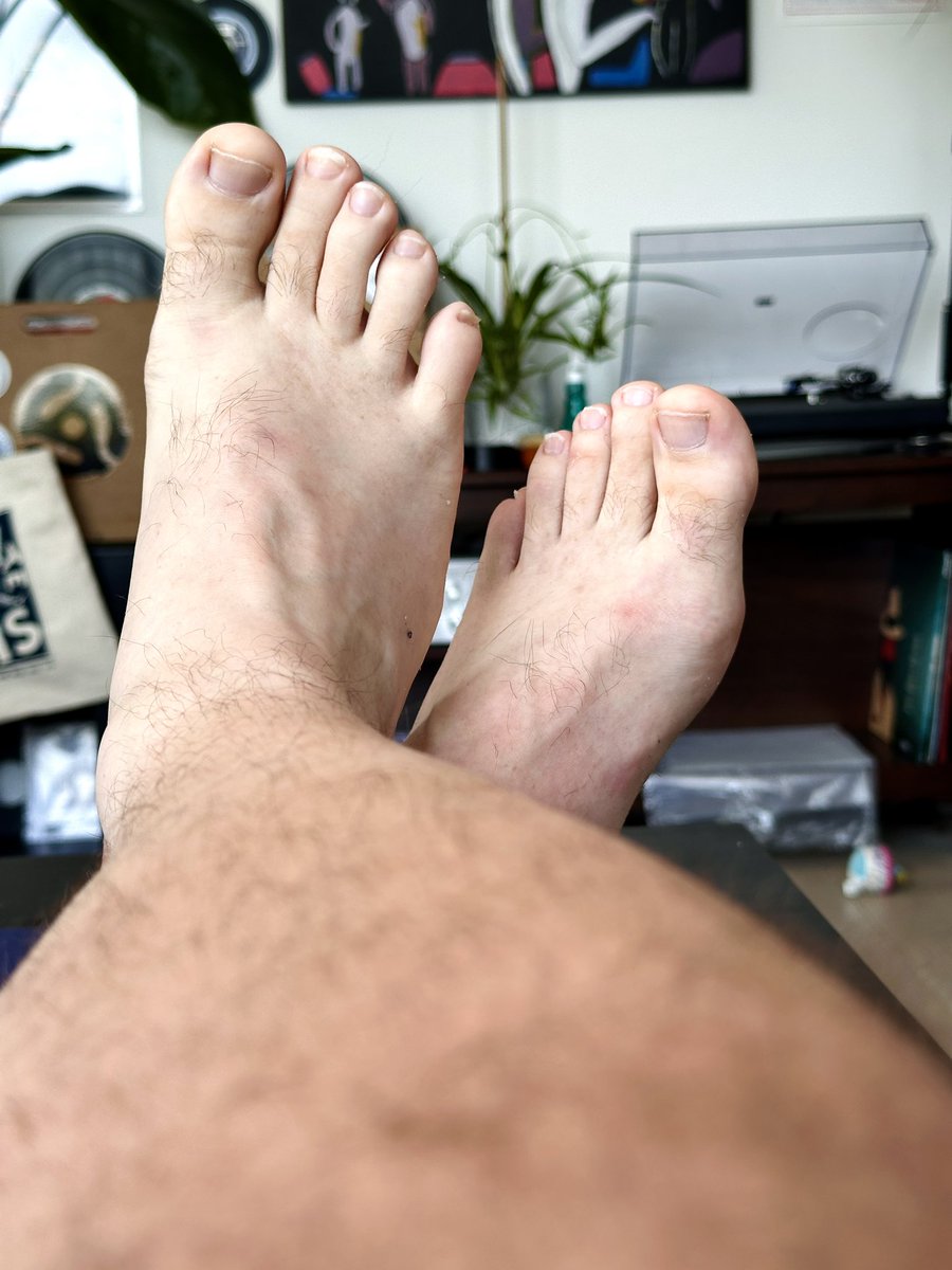 mikeystonexxx's tweet photo. It's okay to admit that My tops are sexy. Wide feet are the best feet 😏

Really zoom in and get close to the screen. Count the hairs on My toes and drop the total in the replies.

Make sure to thank Me for the task in My DMs. 

#gay #footdom #cashpig #humanatm #footslave #malefeet #malefeetlovers #footfetish #alpha #master