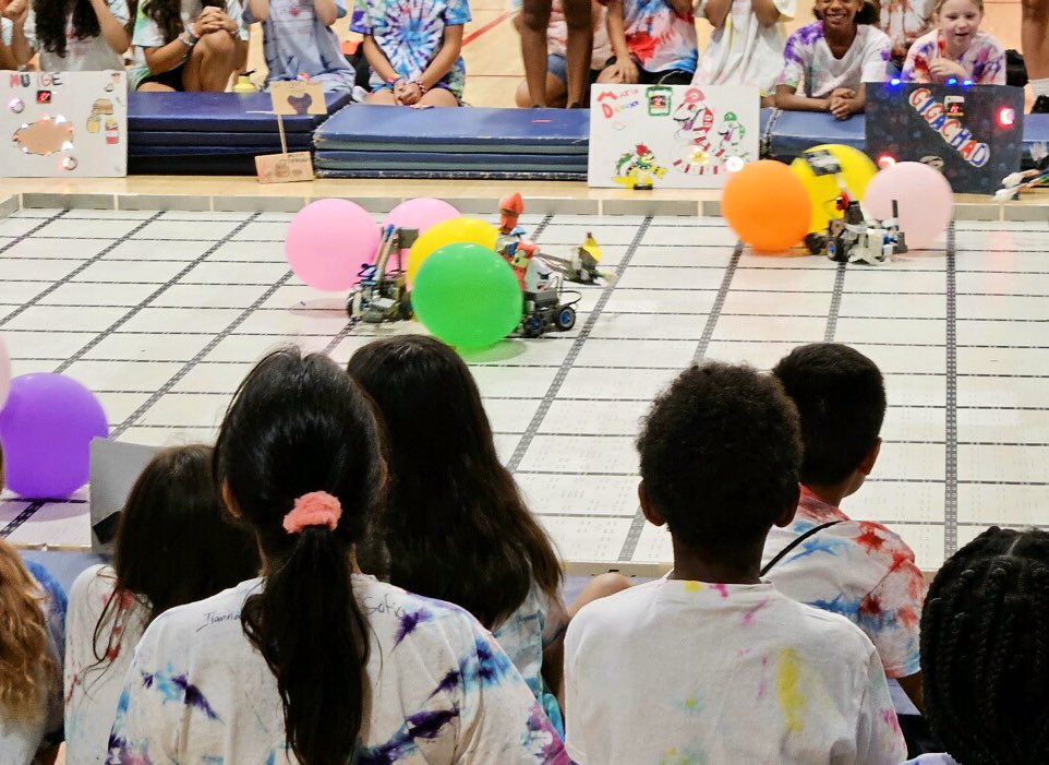 Dr_Mihalik's tweet image. Proud to see many @SugarlandES Wildcats at @PropelLevel STEM Camp this summer. Way to go on a successful showcase, rocket launch &amp;amp; battle bots competition! 🤖🚀🥼 @SterlingMiddle1