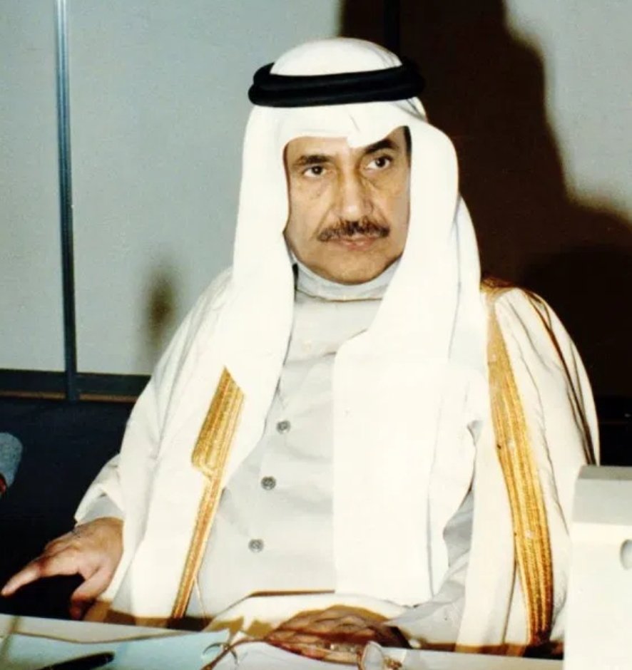 محمد أبا الخيل.. سيرة مشرفة جديرة بالتدوين!

#تركي_الدخيل

في واحدة من سنوات القرن العاشر الهجري، حلّت أسرة أبا الخيل، بمدينة بريدة، عاصمة القصيم، وسط السعودية، وكان أحد أبناء هذه الأسرة، وأعظم رجالاتها، مُهَنَّا بن صالح أبا الخيل، قد حكم القصيم، وبخاصة بريدة، مؤسساً أسرة آل