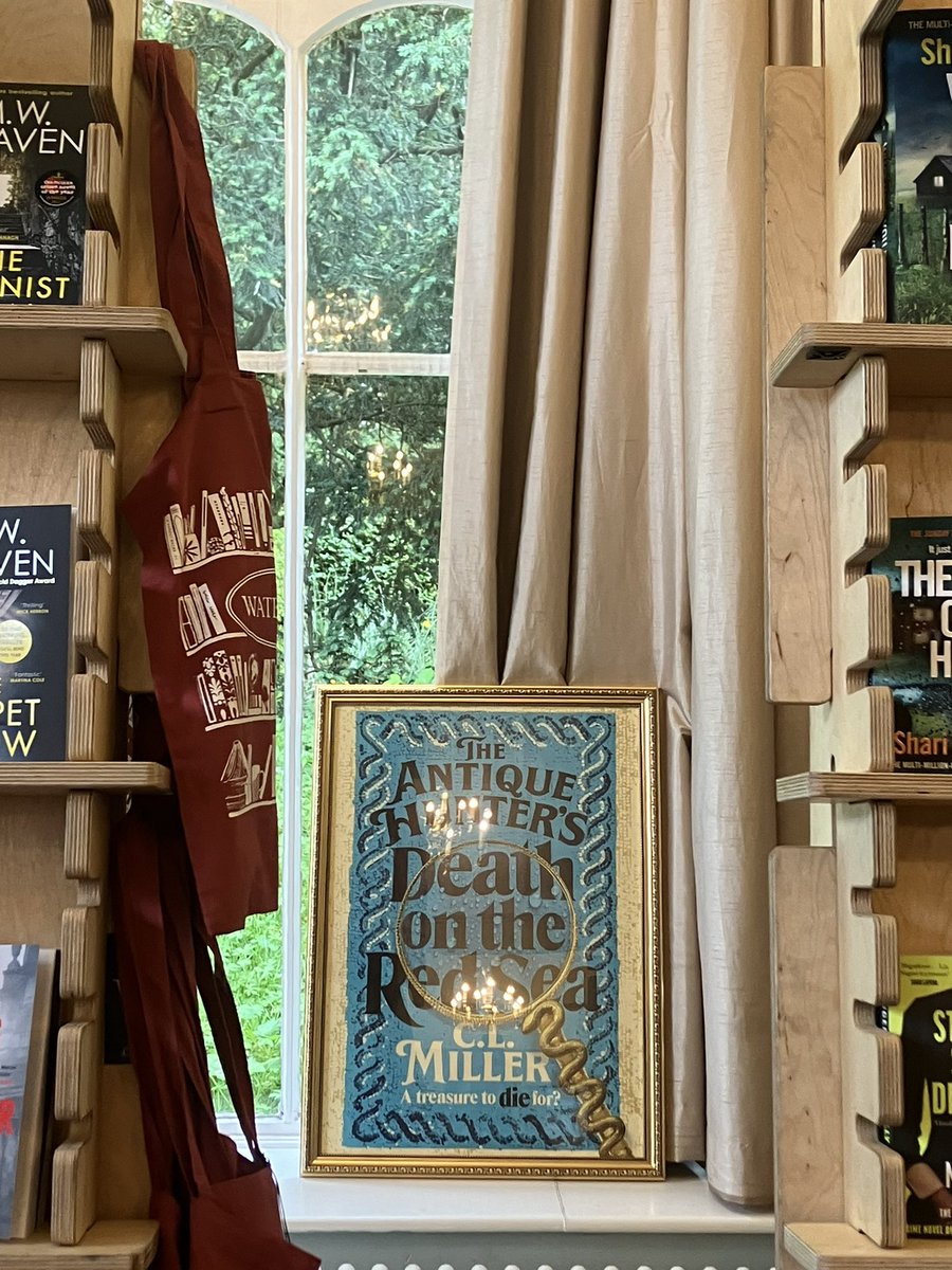 TracyDarnton's tweet photo. Ooh look at the new cover for #antiquehuntersdeathontheredsea #harrogate https://t.co/Wwabw7lxLK