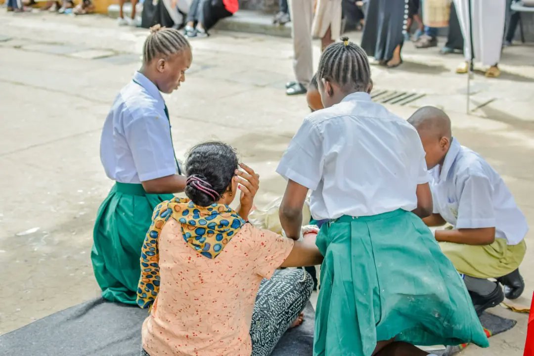krcs_mombasa's tweet photo. Sacred Heart School proudly participated in the Primary School First Aid competition, showcasing their commitment to safety and emergency preparedness.
Way to go, team!
#firstaidexcellence
#sacredheartpride https://t.co/sQm91aPST1