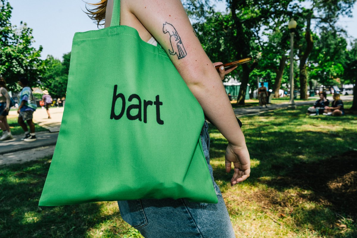 It's a bart summer at <a href="/pitchforkfest/">Pitchfork Music Festival Chicago</a> 

See more of the year's best street style here: pitchfork.com/features/photo…

📸 by Daniel Cavazos