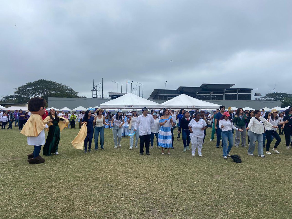 Salud_Ec's tweet photo. Inicia la #FeriaDeLaSalud en las canchas deportivas 🥅 en la 📍parroquia Chongón, con la presentación de más de 65 stands de @Salud_Ec. Además, participan emprendedores locales e instituciones del sector social y seguridad ciudadana.

¡ Te esperamos!

#ElNuevoEcuadorResuelve🇪🇨💪 https://t.co/mRtuzDuHHK