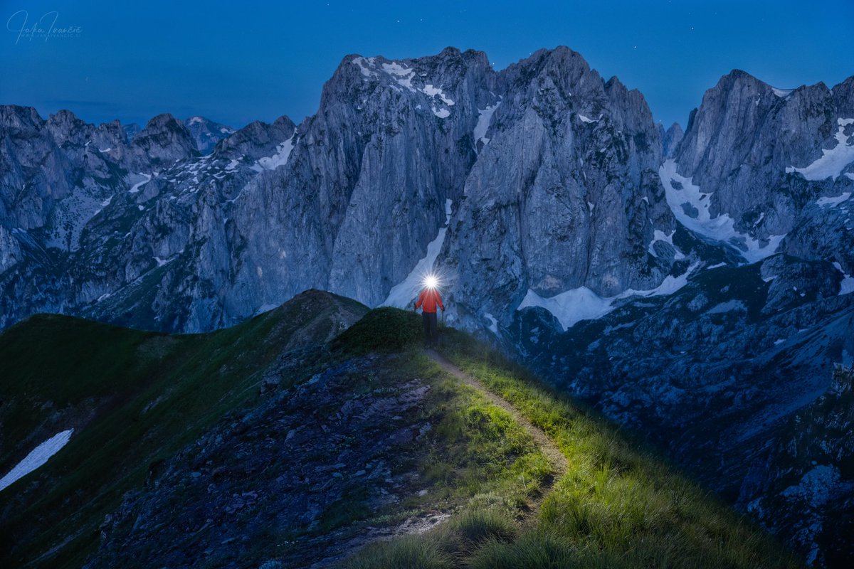 jaka_ivancic's tweet photo. Twilight hike. #mountains #hike #prokletije #karanfili #montenegro #albania #selfie #landscape #landscapephotography #nature #balkan #natgeo https://t.co/gW2S1GhXvA