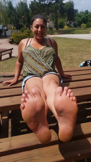 Avaible to record custom videos or pics DM me 😉 I know u want more of my feet https://t.co/LKLb1v37D<a href="/tag/feet"class="tags"><span>#feet</span></a><a href="/tag/feetfetish"class="tags"><span>#feetfetish</span></a>