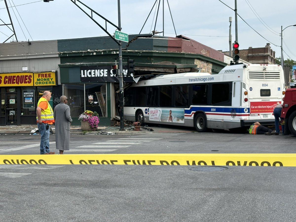 7 Taken To Hospitals After Cta Bus Suv Crash In Chicago