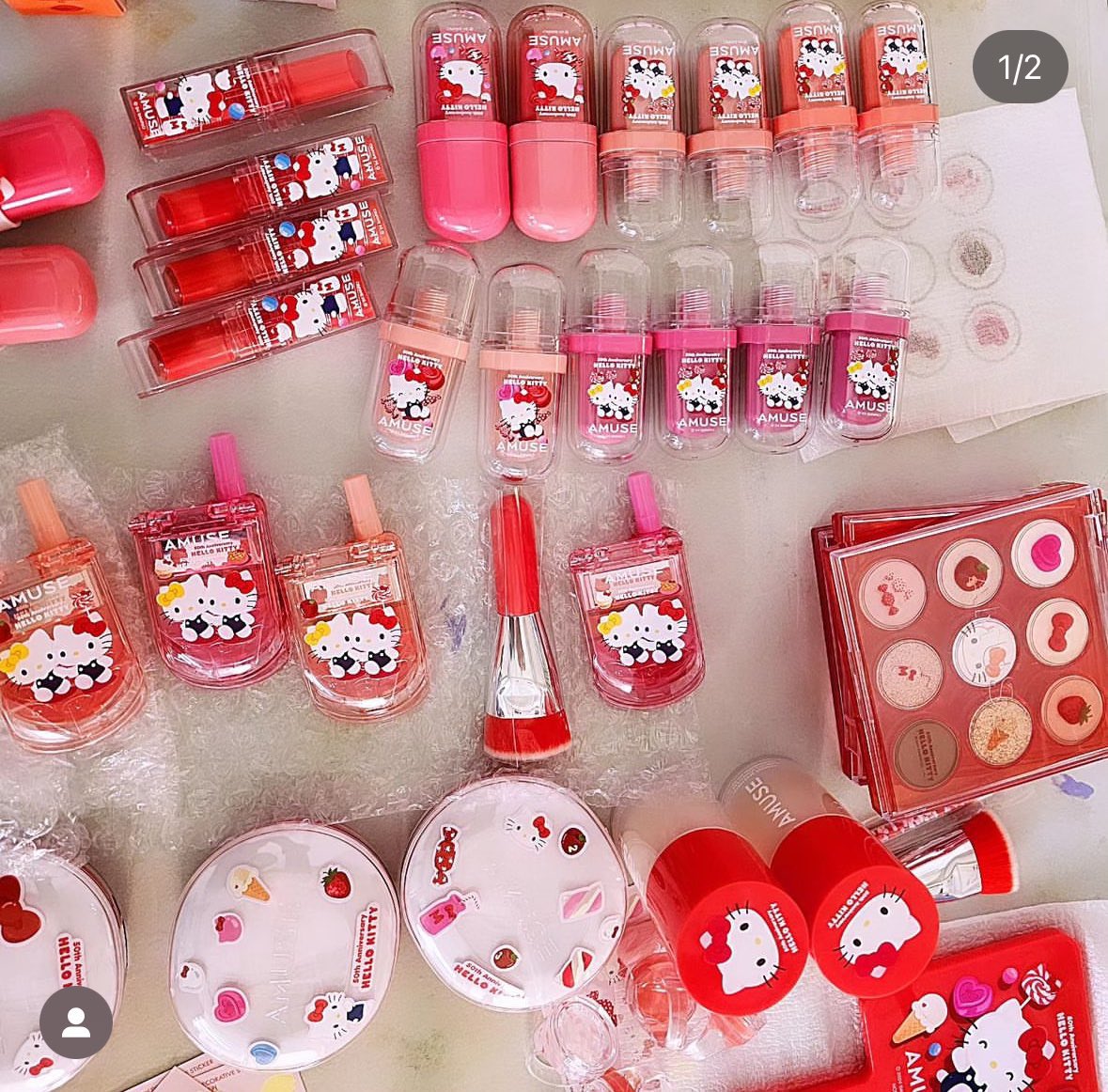 gemmstore's tweet photo. AMUSE X HELLO KITTY วางขาย  1 สิงหานี้ หยอดปุกรอเลยคับ เรารับพรี 🍓🌟 https://t.co/ZLSdEpVuou