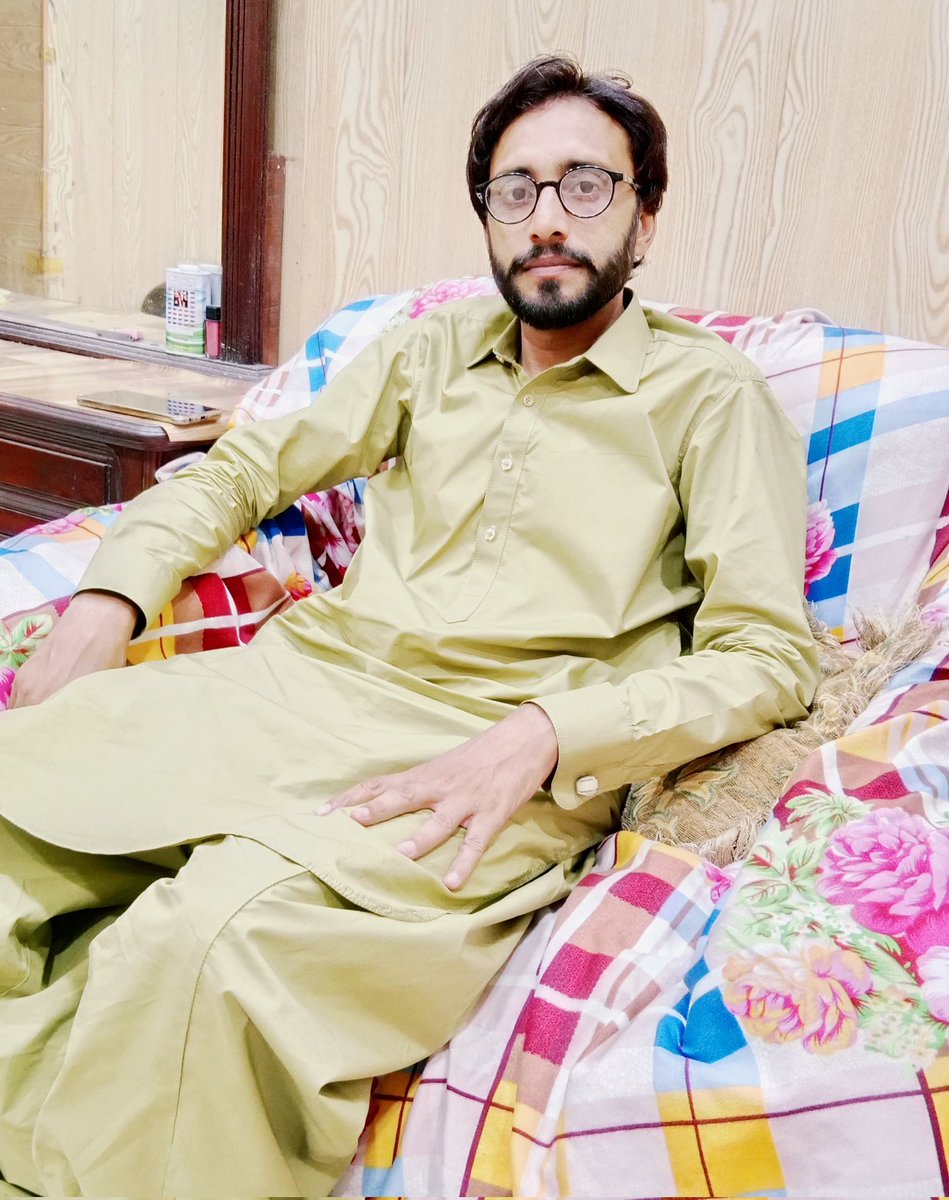 RizwanSahilBhat's tweet photo. مرنے کو بوند زہر بھی کافی ہے مگر اے دوست
جینے کو ہیں درکار۔۔۔۔۔۔۔۔۔۔۔پیالوں کے پیالے...... https://t.co/FxnPgUZQpk