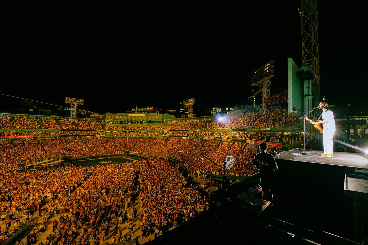 Noah Kahan tweet media