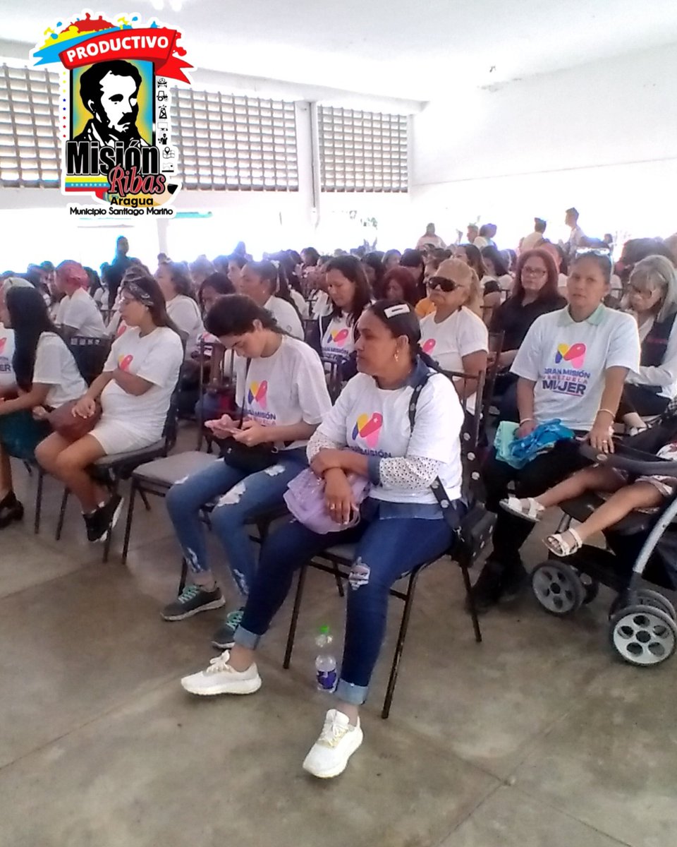 ribasepamarino's tweet photo. #20Jul #AlMomento Acto de graduación entrega títulos Misión Ribas Productiva #Mariño liceo Agustín Codazzi #Maracay #Aragua #Venceremos 
#VenezuelaPintaBonito
@NicolasMaduro @_LaAvanzadora @PoetaLaya @LeiraSuarezPsuv @Soykarinacarpio @M_RibasOficial @misionribasarag @Mippcivzla https://t.co/bOdKP2KmWb