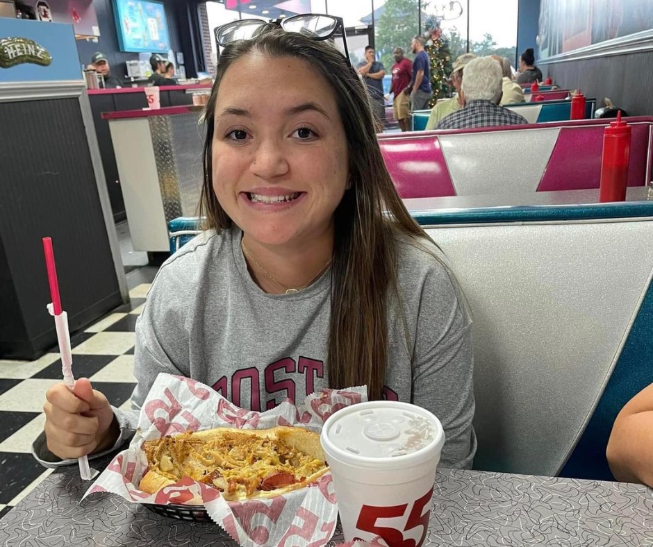 Hwy55Burgers's tweet image. 👍It’s a good day to be a Hwy 55 customer! ❤️

Guaranteed to be served with a smile 😀, enjoying delicious food with excellent service! 

How can you go wrong. 😅

#50sdiner #foodlife #diner #servewithasmile