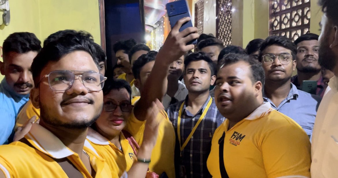 aitcsudip's tweet photo. Great to be among friends &amp; fellow Trinamool supporters at the annual get-together of leading social media communities, at Sujata Devi Smriti Sadan, Hajra, Kolkata. The hall was buzzing with energy &amp; enthusiasm. We remember the martyred souls ahead of 21st July Shahid Dibas. https://t.co/Jjgc4YNkNq