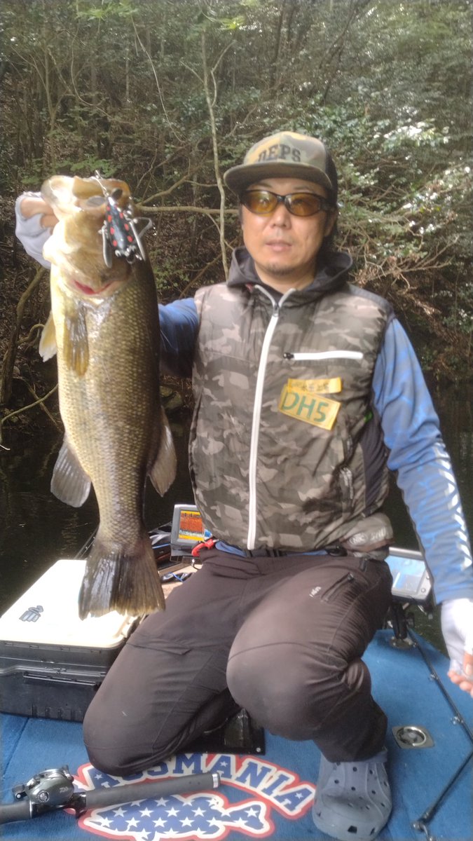 w55Ug7pIZV2Nmpr's tweet photo. オーバーハング下で水面爆発！
#愛媛県
#金砂湖
#デカハネGP
#8種目
#スキルフル
#ヤマトクローラー
#49cm
#水面上等
@suimenjyoutou https://t.co/hpQsSWdrdL