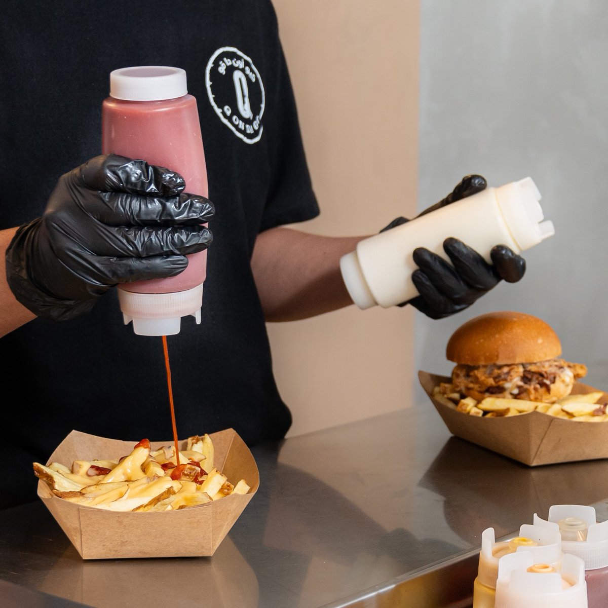 ￼
Juicy, Tender, and Irresistible: Experience the Best Brisket Burgers
#مطاعم_الرياض #كيو_اون_دا_قو